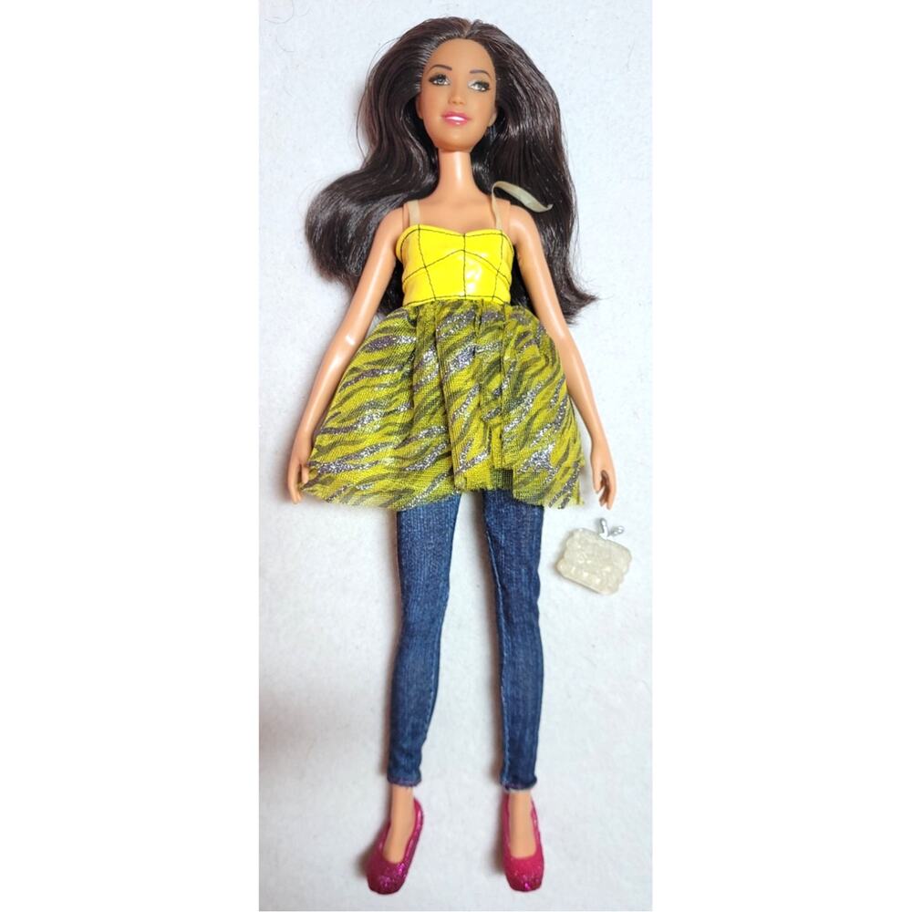 Stardoll by Barbie Brunette Doll 2011 Mattel W2294 Rooted Eyelashes